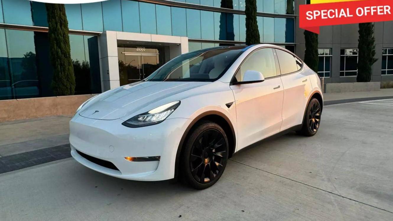 TESLA MODEL Y 2021 5YJYGDEE8MF262446 image